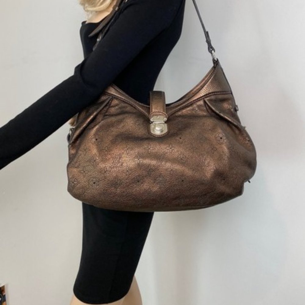 LOUIS VUITTON XS MORDRE MONOGRAM MAHINA - Picture 1 of 15